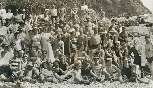 Nu var det 1914 och badsäsong i Mölle. Foto: Peter P. Lundh, Nordiska museet