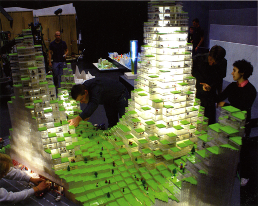 Kai Uwe Bergmann presenterade arkitektkontorets BIG verksamhet i en utställning i New York 2007 med bland annat en legomodell i jätteformat.