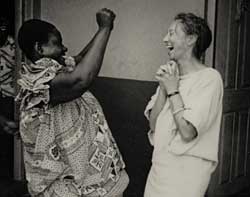 Birgit Åkesson i Afrika 1968. 
Foto: Andrew Saba Tetteh.