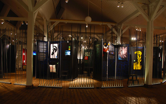 Riksutställningar firar Darwins födelese för 200 år sedan med utställningen VetenSkapelsen 2009. Foto: Rabbe, Mondo arkitekter