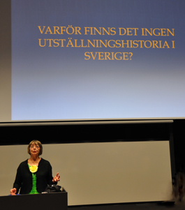 Eva Persson föreläser i Norrköping i samband med promoveringen till hedersdoktor vid Linköpings universitet. Foto: Pia Cederholm